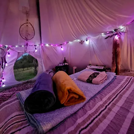 Cort de lux Romantic Wildlife Tipi Teepee Tomnatic Bihor Romania Apuseni *