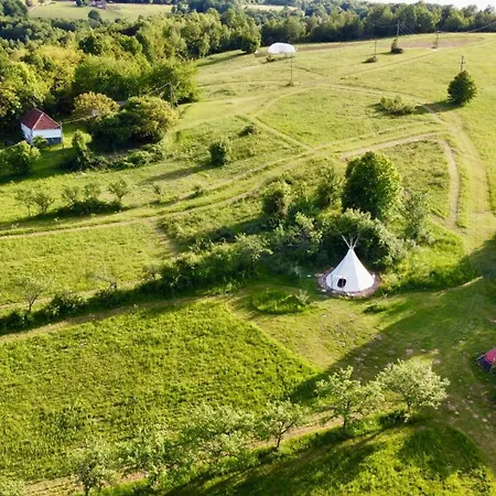 Romantic Wildlife Tipi Teepee Tomnatic Bihor Romania Apuseni Cort de lux Tomnatic (Bihor)